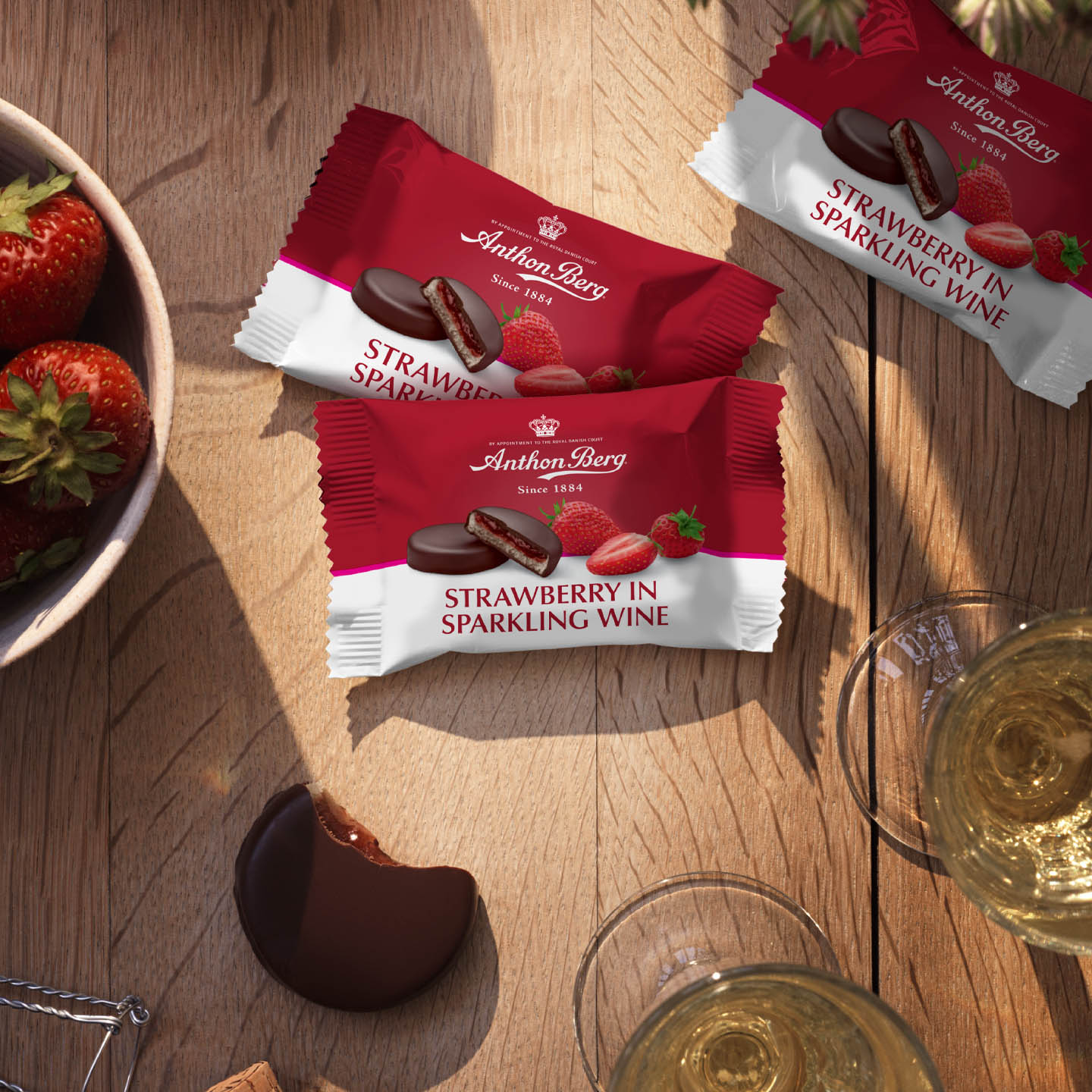 Anthon Berg | Cioccolati alla Fragola con Marzapane | Box da 12