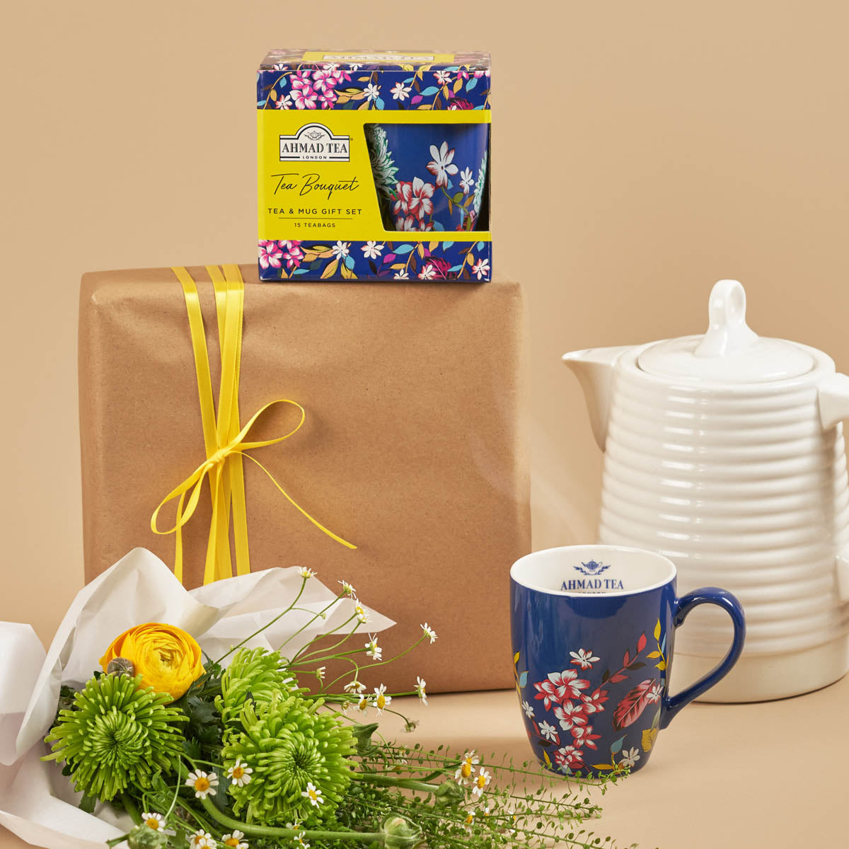 Idea regalo | Tazza da tè floreale e 15 bustine di tè assortiti | Box da 18